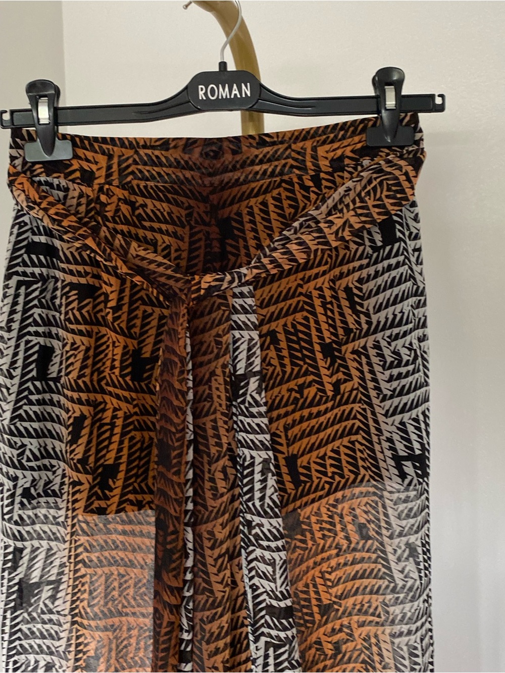 Bebe Sheer Printed Chiffon Overlay Pants with Built-In Shorts Size 2 - Picture 3 of 13
